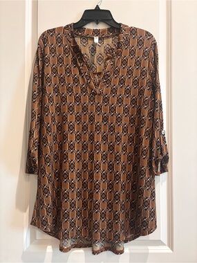 Paisley Grace Plus Size 1X Geometric Print Ruffle Neck Tunic Top Brown